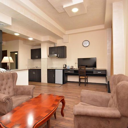 Partez Hotel Erivan Dış mekan fotoğraf