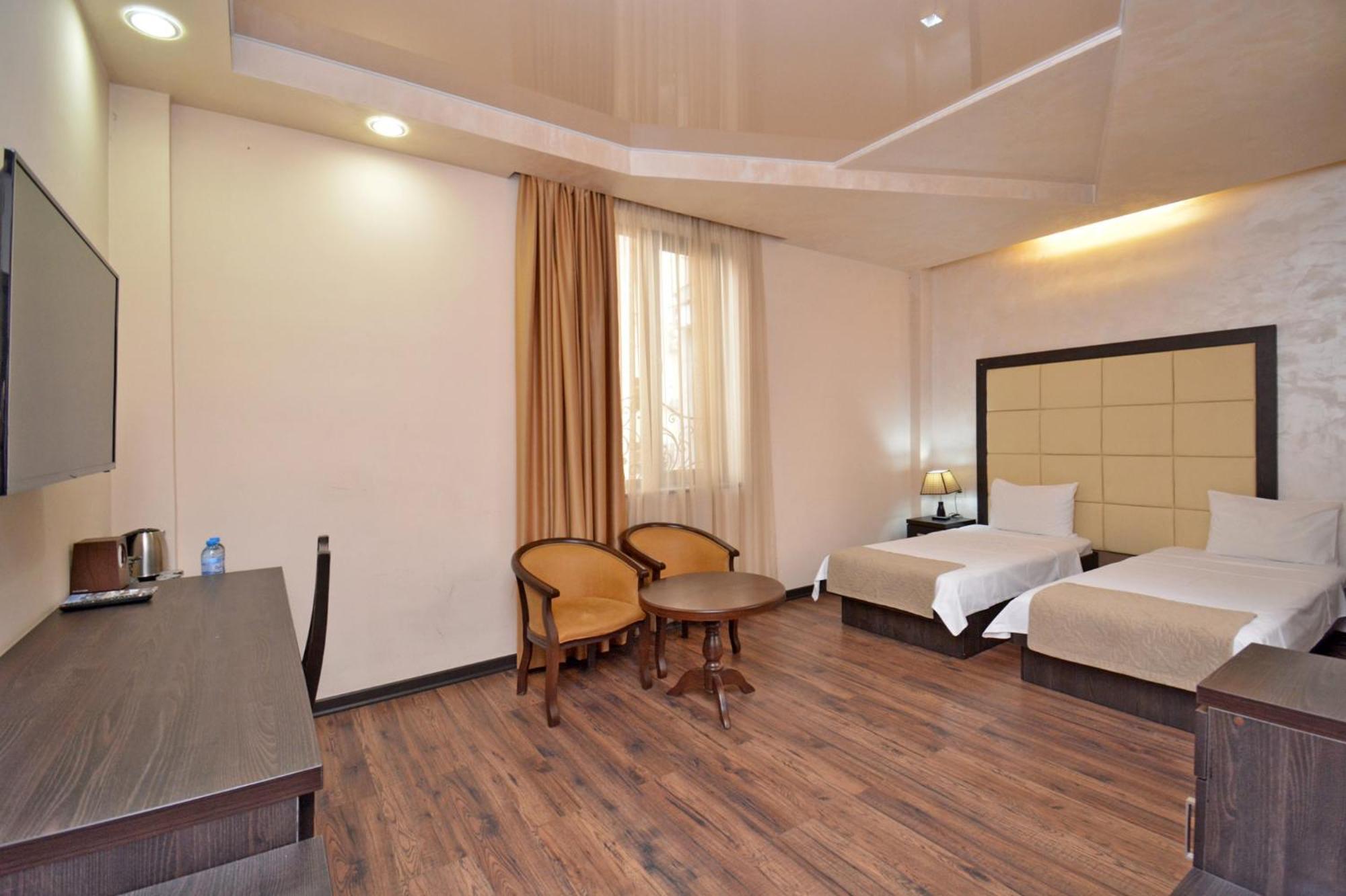 Partez Hotel Erivan Dış mekan fotoğraf