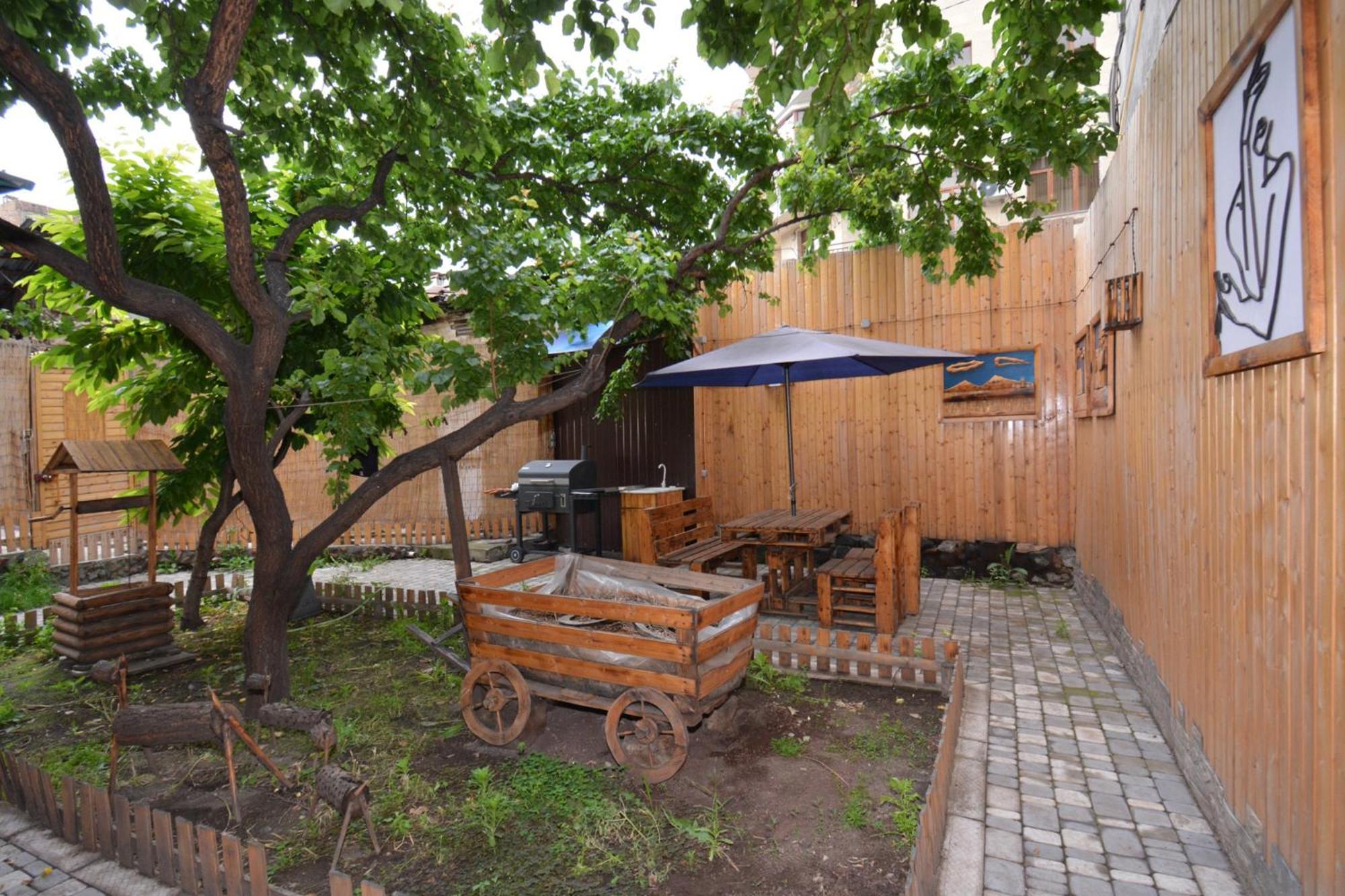 Partez Hotel Erivan Dış mekan fotoğraf