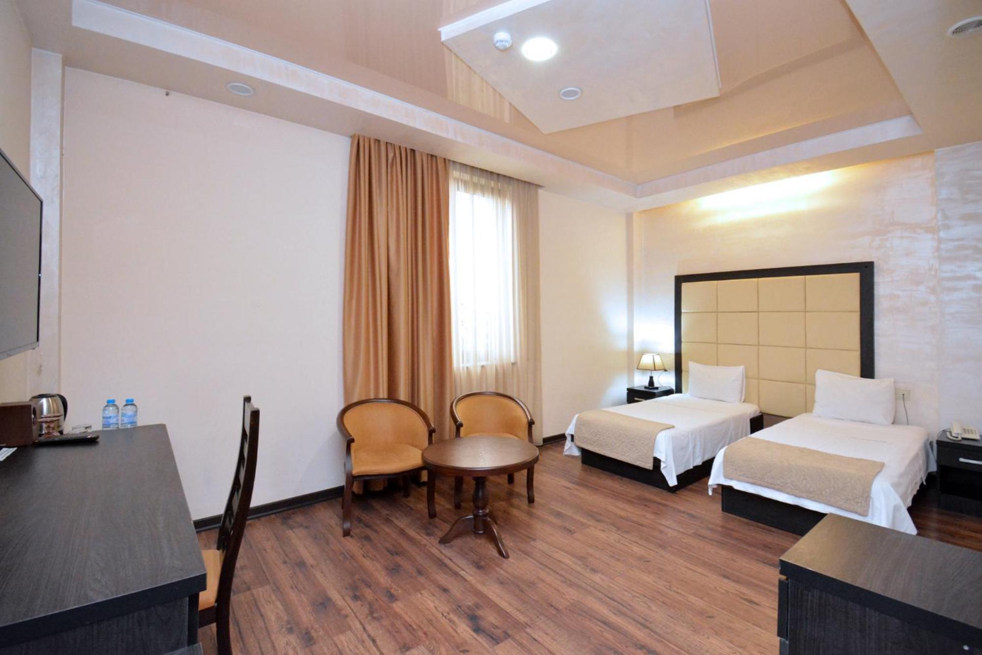 Partez Hotel Erivan Dış mekan fotoğraf