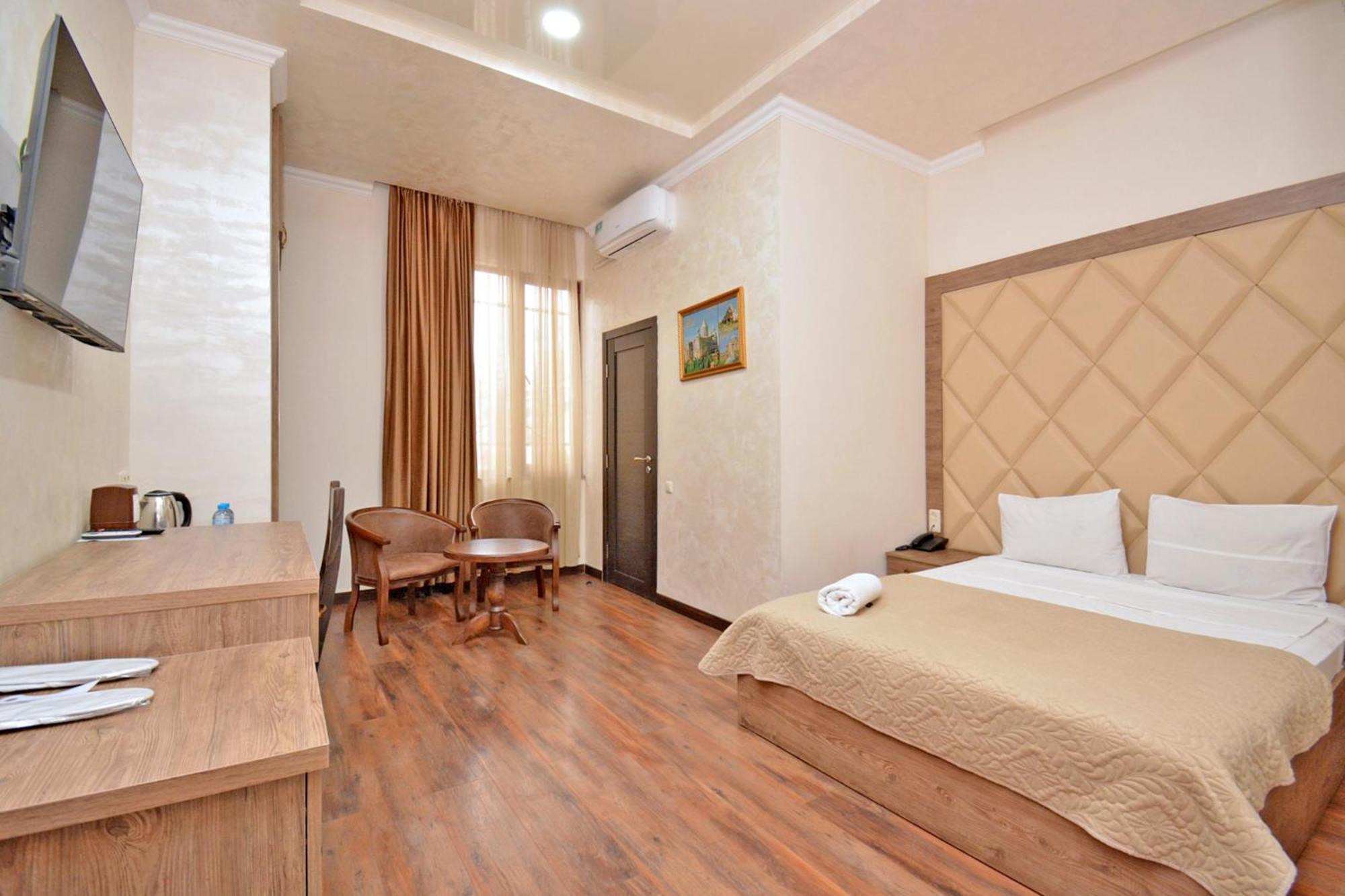 Partez Hotel Erivan Dış mekan fotoğraf